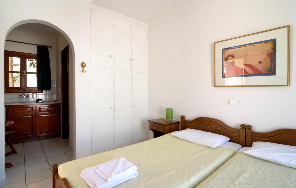 Sunrise Paros מלון דירות 3*
